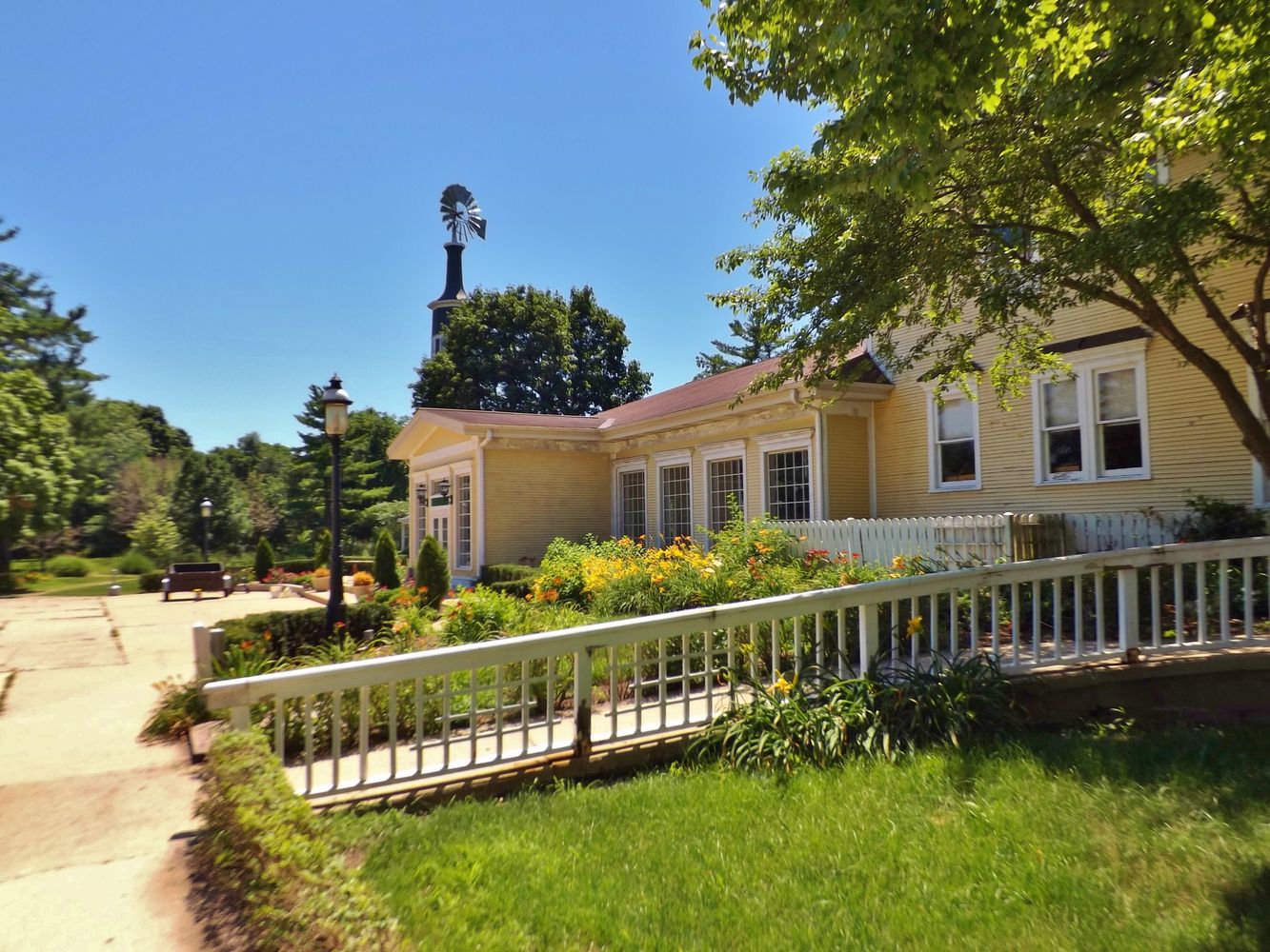 101 W South St, Dwight, IL 60420